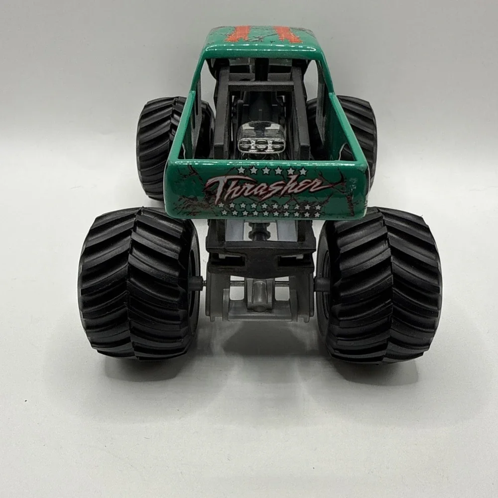2016 Hot Wheels Monster Jam Trucks Green Thrasher True Metal 8